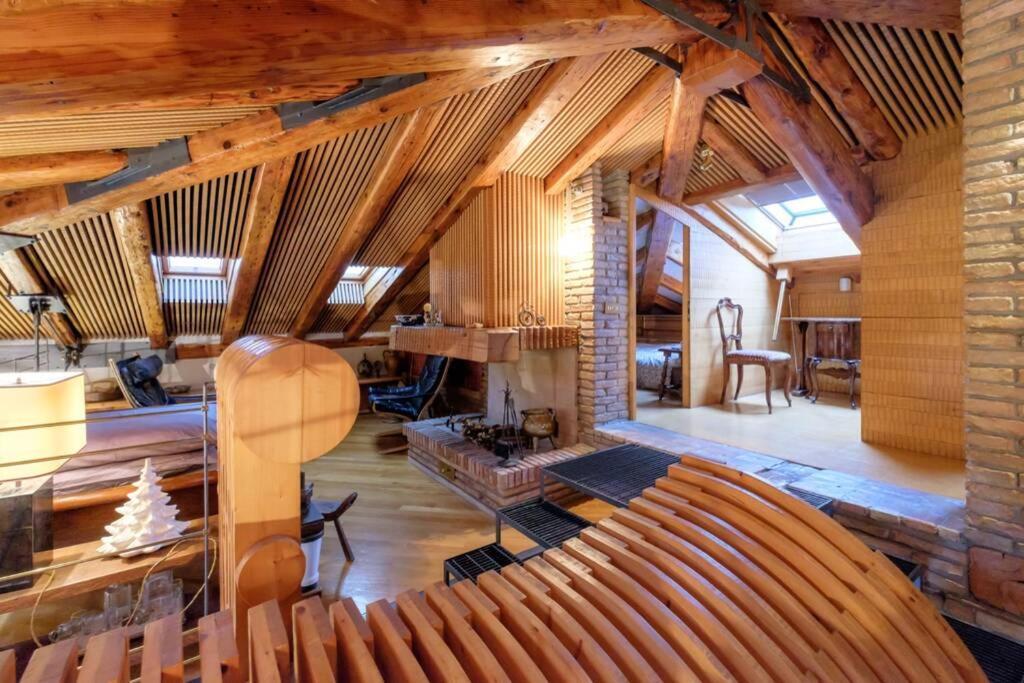 6 Ponterosso - Luxury Attic Apartment ตรีเอสเต ภายนอก รูปภาพ