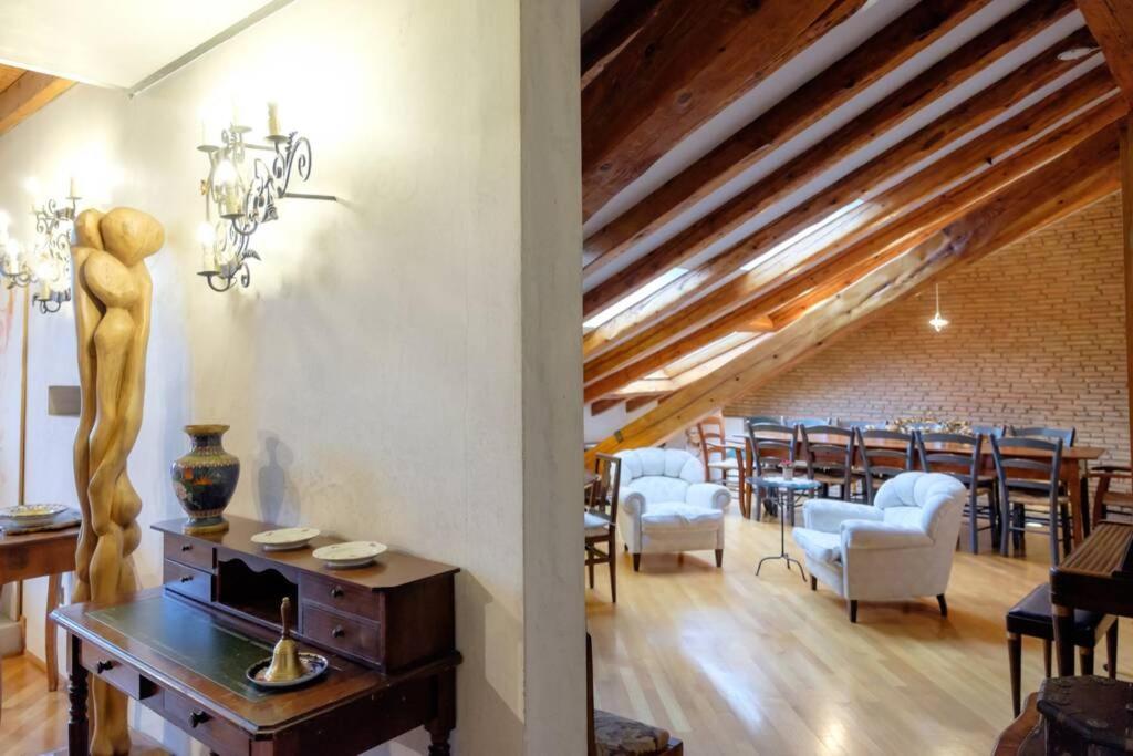 6 Ponterosso - Luxury Attic Apartment ตรีเอสเต ภายนอก รูปภาพ