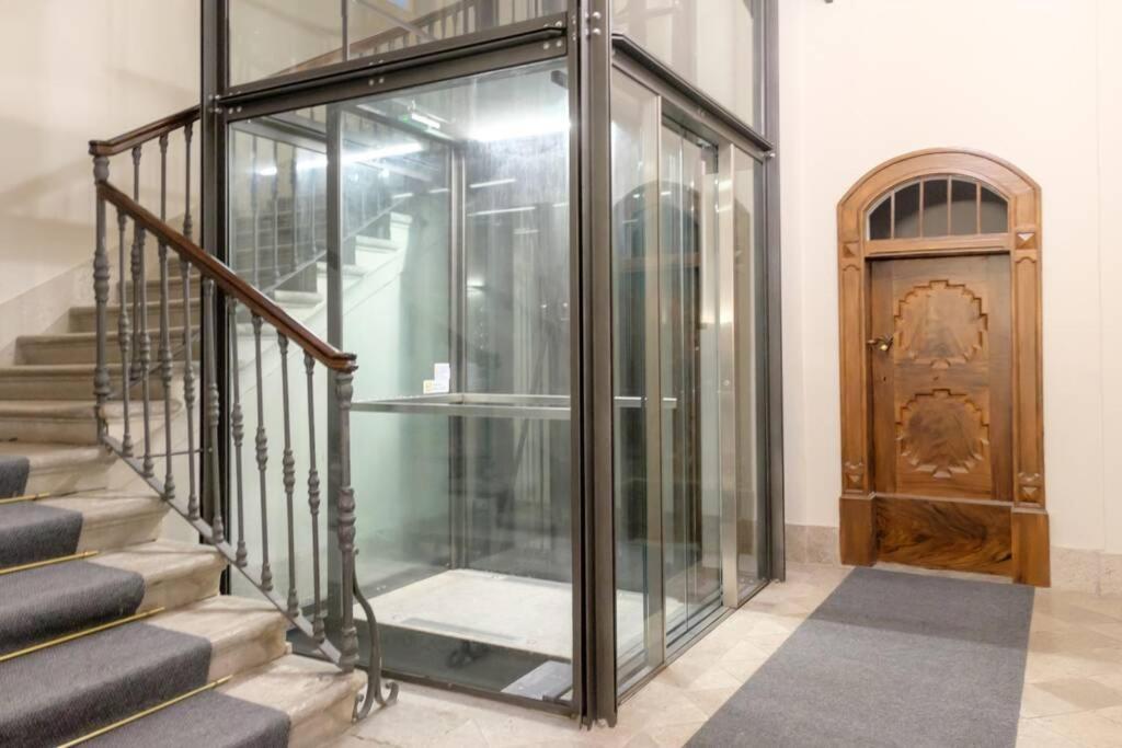 6 Ponterosso - Luxury Attic Apartment ตรีเอสเต ภายนอก รูปภาพ