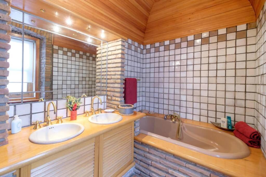 6 Ponterosso - Luxury Attic Apartment ตรีเอสเต ภายนอก รูปภาพ
